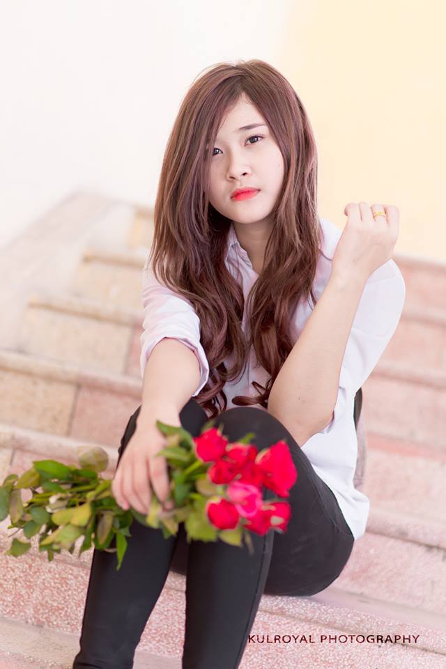 Ngoài sở hữu khuôn mặt xinh xắn cô bạn này còn có tài ca hát và đây cũng là sở thích của cô bạn này …