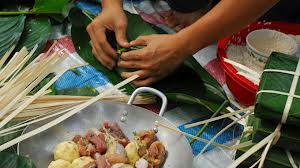 Nguy&ecirc;n liệu g&oacute;i b&aacute;nh chưng đắt h&agrave;ng trước tết v&igrave; nhiều người g&oacute;i &aacute;nh trưng 