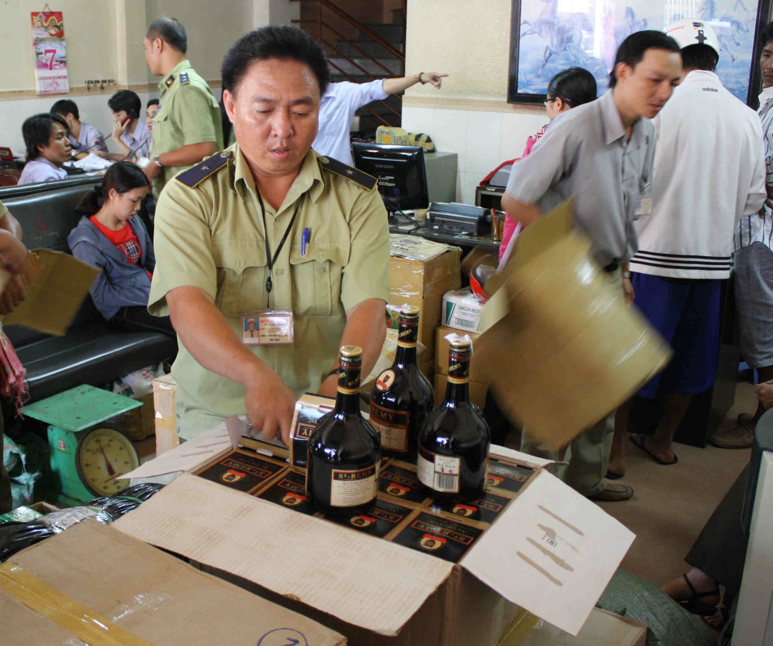 Buon lau cuoi nam dien bien phuc tap