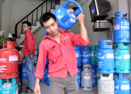Gi&aacute; gas tr&ecirc;n thị trường giao th&aacute;ng 12 dự b&aacute;o tăng cao
