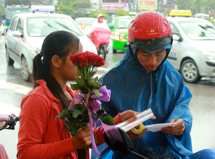 Hoa tuoi dat khach ngay 20 thang 10