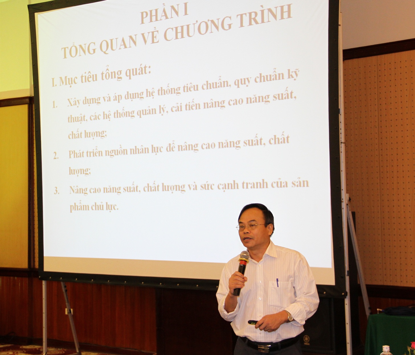 Pho tong cuc truong Tong cuc TCĐLCL phat bieu tai Hoi nghi