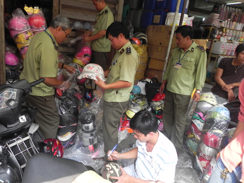 Mu bao hiem kem chat luong