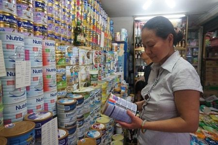 Sữa ngoại nhập gi&aacute; cao 