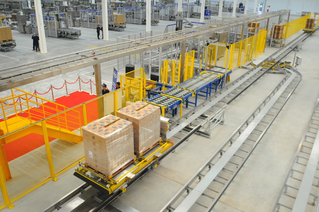 D&acirc;y truyền c&ocirc;ng nghệ hiện đại trong sản xuất sữa nước của Vinamilk