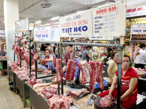 Thịt heo b&aacute;n lẻ ở Việt Nam gi&aacute; đắt đỏ nhất thế giới
