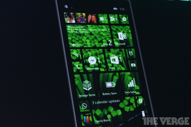 Đúng như các tin đồn thì Windows Phone 8.1 đã được Microsoft ra mắt tại Build 2014. HĐH này có những cải tiến đáng chú ý như bổ sung trung tâm thông báo Action Center tiện lợi. Người dùng có thể truy cập Action Center bằng cách vuốt từ trên màn hình xuống, từ đó họ có thể xem hoặc xóa các thông báo tin nhắn, email...mới, tắt/bật WiFi hay Bluetooth...