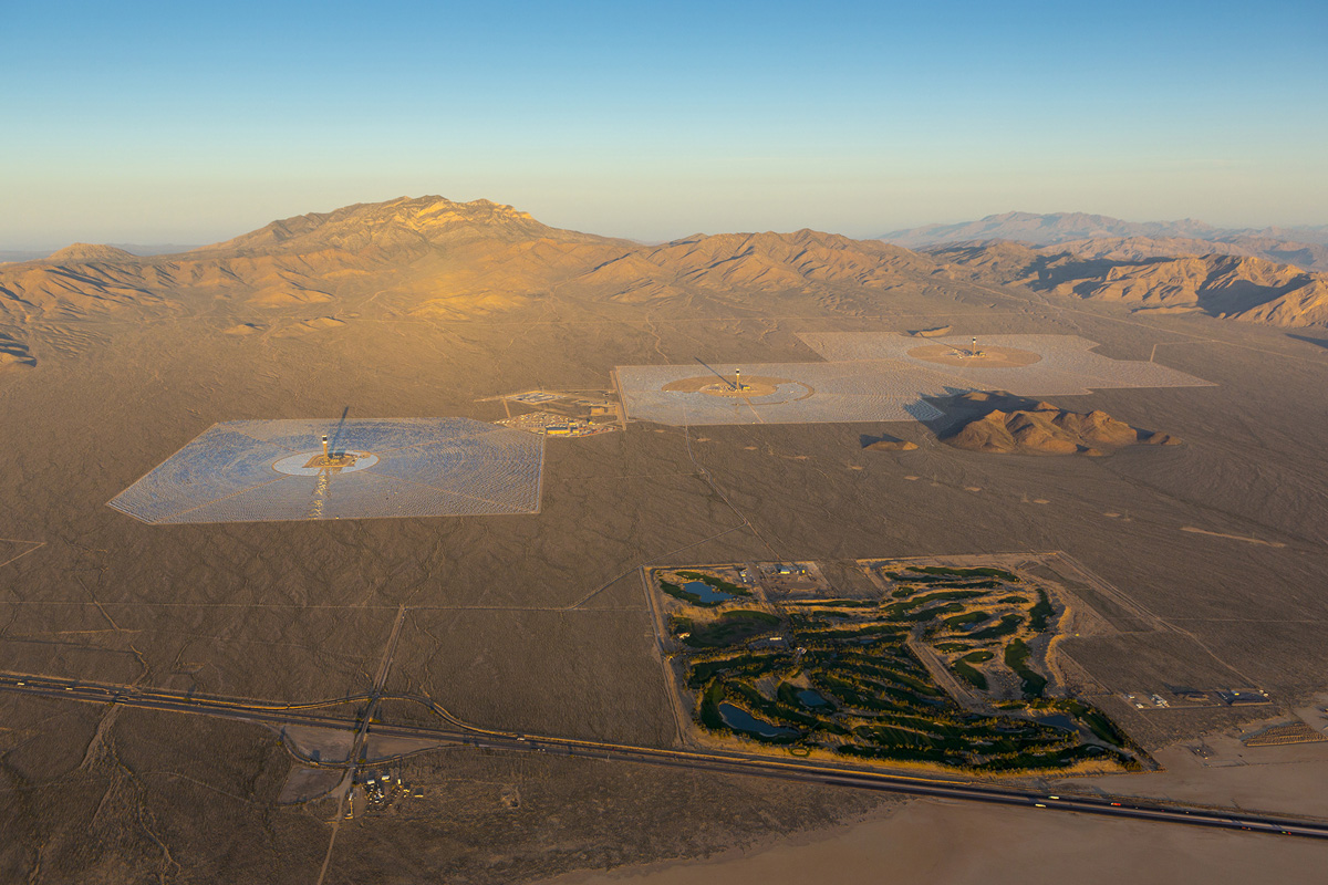 Ivanpah Solar Electric Generating System sẽ vận hành để cung cấp và phân phối điện năng cho bang California.