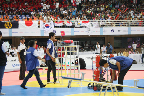 Việt Nam v&ocirc; địch ABU Robocon lần thứ 4