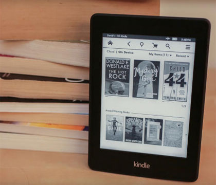 Tháng 11/2013, thông tin đăng tải trên TechCrunch cho biết, Amazon đang phát triển Kindle Paperwhite mới với màn hình phẳng hơn, mặt gương, mật độ điểm ảnh lên đến 300ppi. Sản phẩm này được cho là sẽ ra mắt trong khoảng tháng 5-6/2014.
