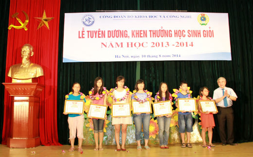 Tuy&ecirc;n dương học sinh giỏi