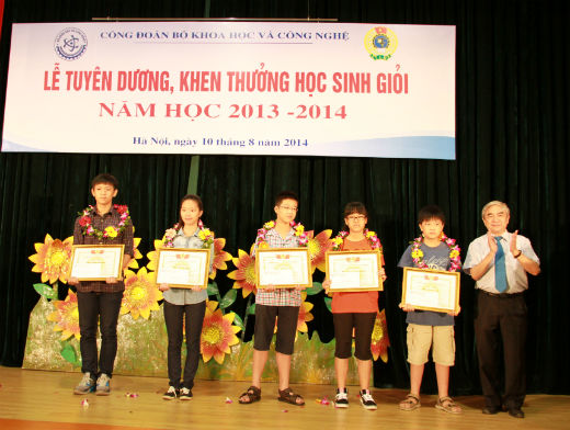 Tuy&ecirc;n dương học sinh giỏi