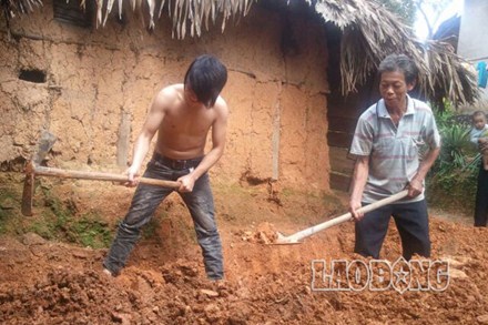 Người d&acirc;n đ&agrave;o hầm tr&aacute;nh si&ecirc;u b&atilde;o số 14