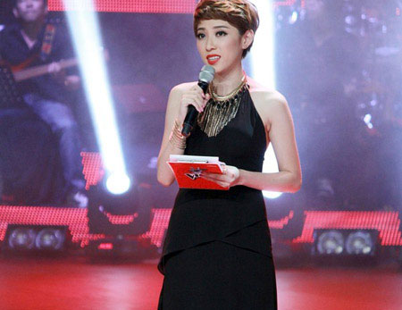 MC Yumi Duong xin trang phao tay cho bao
