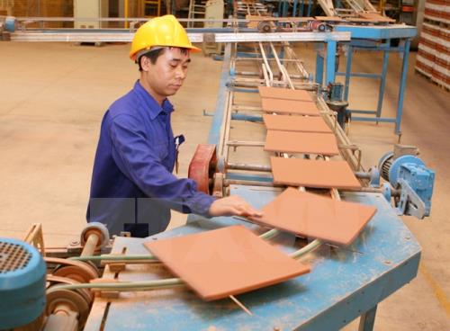 D&acirc;y chuyền sản xuất gạch của Viglacera Hạ Long