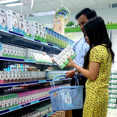 Vinamilk đạt doanh thu gần 36 ng&agrave;n tỷ đồng d&ugrave; sức mua chậm