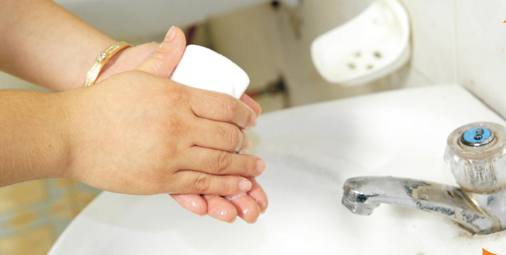 Rửa tay bằng x&agrave; ph&ograve;ng l&agrave; biện ph&aacute;p ngăn chặn virus MERS cũng như nhiều chứng bệnh nguy hiểm kh&aacute;c l&acirc;y lan