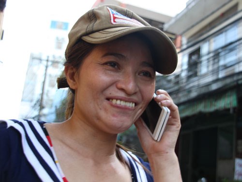 &lsquo;Tỷ ph&uacute; ve chai vui mừng khi nhận th&ocirc;ng b&aacute;o sẽ được nhận 5 triệu y&ecirc;n Nhật từ c&ocirc;ng an quận T&acirc;n B&igrave;nh, TPHCM