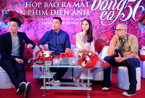Đạo diễn Vũ Ngọc Đ&atilde;ng v&agrave; Ngọc Trinh tổ chức buổi họp b&aacute;o chia sẻ về bộ phim