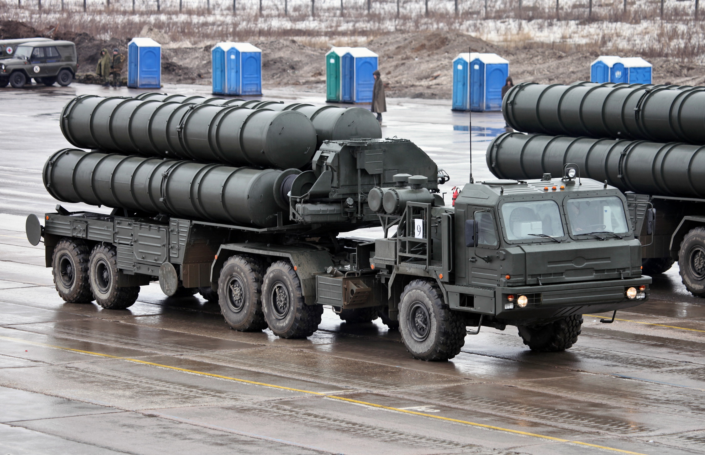 Trung Quốc được cho rằng đ&atilde; mua vũ kh&iacute; qu&acirc;n sự t&ecirc;n lửa S-400
