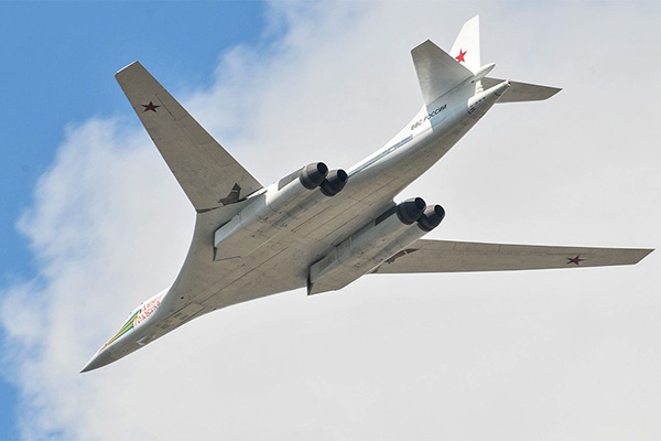 M&aacute;y bay n&eacute;m bom Tu-160 l&agrave; vũ kh&iacute; qu&acirc;n sự khủng của Nga