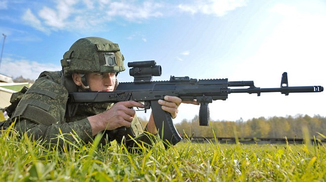 AK12 được chọn l&agrave;m vũ kh&iacute; qu&acirc;n sự ti&ecirc;u chuẩn cho qu&acirc;n đội Nga