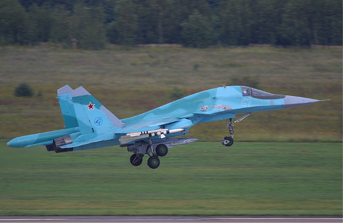 Su-34 l&agrave; vũ kh&iacute; qu&acirc;n sự ti&ecirc;m k&iacute;ch chiến đấu n&eacute;m bom hiện đại của Nga