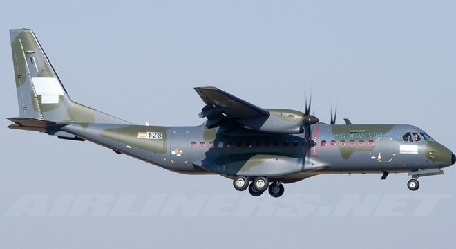 C-295 được trang bị rất nhiều phương tiện li&ecirc;n lạc hiện đại