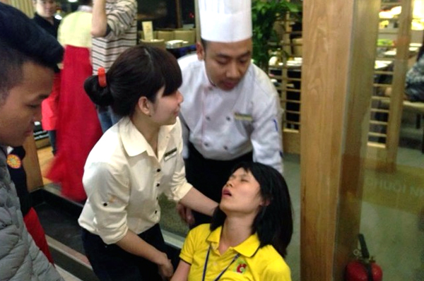 Vụ ngất xỉu tại Big C đ&atilde; khiến nhiều người d&acirc;n lo lắng