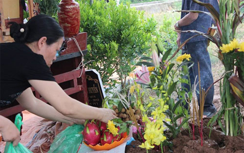 Lễ cầu siêu của chị Huyền – nạn nhân vụ án thẩm mỹ viện Cát Tường Lễ cầu siêu của chị Huyền – nạn nhân vụ án thẩm mỹ viện Cát Tường