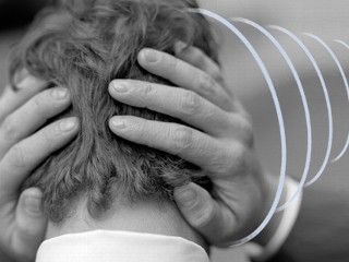 Bằng c&aacute;ch g&acirc;y n&ecirc;n kh&oacute; chịu trong hộp sọ, loại vũ kh&iacute; n&agrave;y được kỳ vọng sẽ c&oacute; hiệu quả giải t&aacute;n bạo động cao