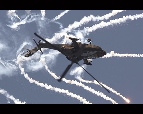 Trang bị hiện đại g&oacute;p hần biến AH-64 Apache th&agrave;nh 1 thứ vũ kh&iacute; qu&acirc;n sự đ&aacute;ng sợ
