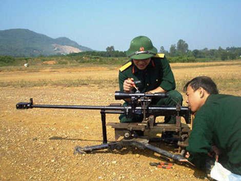 Nước ta đ&atilde; nghi&ecirc;n cứu chế tạo th&agrave;nh c&ocirc;ng vũ kh&iacute; qu&acirc;n sự s&uacute;ng bắn tỉa n&ograve;ng lớn 12,7mm với t&ecirc;n gọi N12