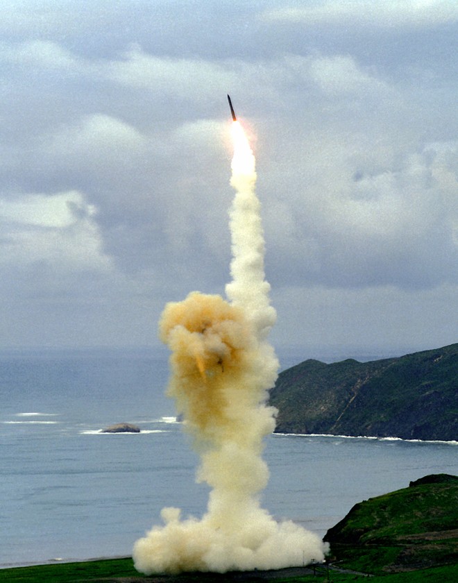 T&ecirc;n lửa đạn đạo LGM-30 Minuteman từng được coi l&agrave; trụ cột vũ kh&iacute; qu&acirc;n sự hạt nh&acirc;n của Mỹ