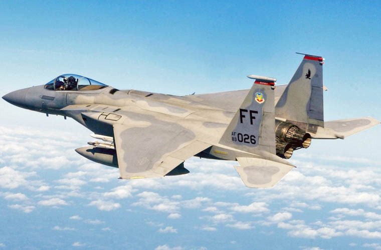 F-15 được mệnh danh l&agrave; thứ vũ kh&iacute; qu&acirc;n sự 'trăm trận bất bại' của Mỹ