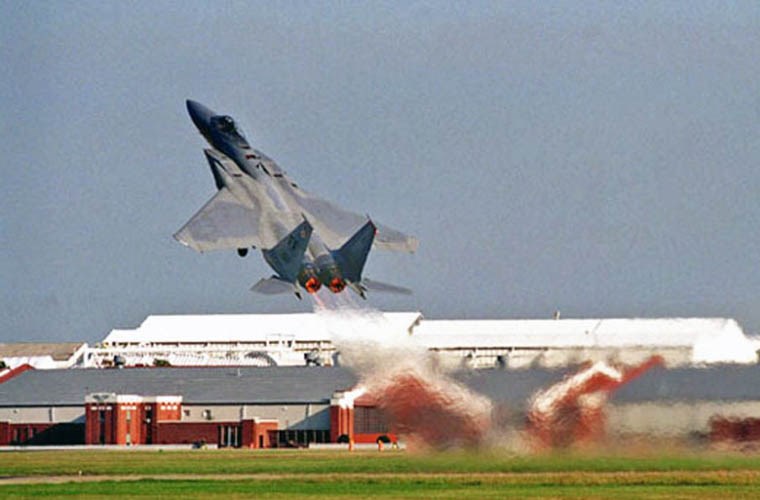 F-15 với những th&agrave;nh t&iacute;ch chiến đấu xứng đ&aacute;ng l&agrave; thứ vũ kh&iacute; qu&acirc;n sự lợi hại của Mỹ