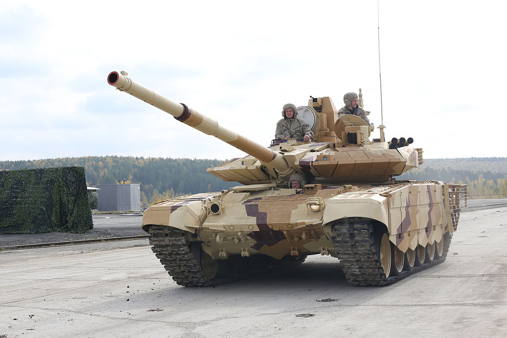Tăng T-90 l&agrave; loại vũ kh&iacute; qu&acirc;n sự v&ocirc; c&ugrave;ng uy lực của lực lượng tăng thiết gi&aacute;p