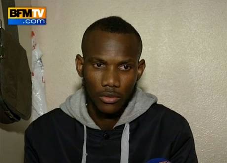 Lassana Bathily đã gi&uacute;p 6 h&agrave;nh kh&aacute;ch bảo to&agrave;n t&iacute;nh mạng trong vụ khủng b&ocirc;́ ch&acirc;́n đ&ocirc;̣ng nước Pháp
