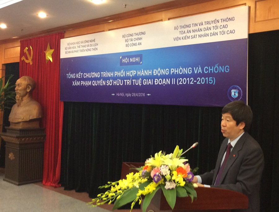 Thứ trưởng Bộ Khoa học v&agrave; C&ocirc;ng nghệ Trần Quốc Kh&aacute;nh chủ tr&igrave; Hội nghị