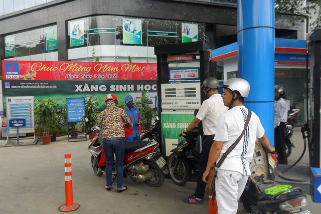 Xăng sinh học ho&agrave;n to&agrave;n kh&ocirc;ng g&acirc;y ra bất cứ trục trặc n&agrave;o về mặt kỹ thuật sử dụng, kh&ocirc;ng g&acirc;y ảnh hưởng g&igrave; lớn đến c&aacute;c chi tiết bằng cao su hoặc chất dẻo trong kết cấu động cơ.
