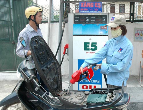 Giảm gi&aacute; xăng E5 v&agrave; mức tr&iacute;ch lập quỹ b&igrave;nh ổn gi&aacute; một số nhi&ecirc;n liệu