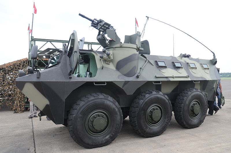 Xe bọc th&eacute;p Anoa do c&ocirc;ng ty PT Pindad, Indonesia, sản xuất