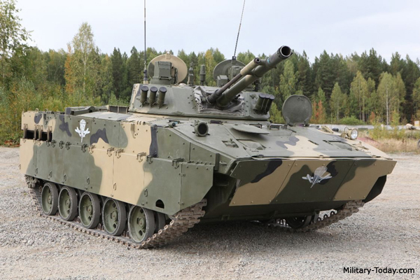 Xe bọc th&eacute;p BMD-4M được trang bị vũ kh&iacute; hiện đại 