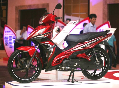 Mẫu xe m&aacute;y d&agrave;nh cho sinh vi&ecirc;n của SYM mang nhiều n&eacute;t mềm mại, hiền h&ograve;a hơn so với Taurus