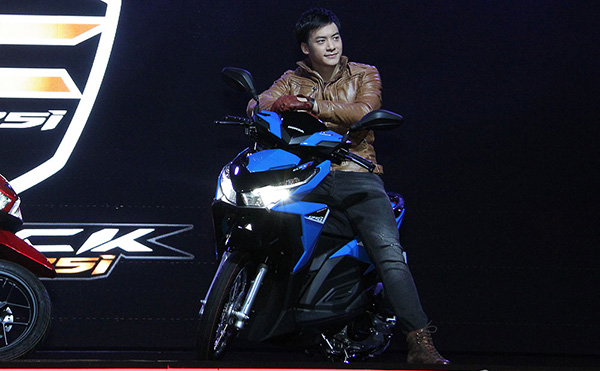 Mẫu xe m&aacute;y Honda mới Click 125i 2015 với thiết kế thể thao hơn