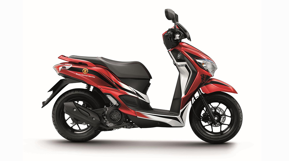 Mẫu xe m&aacute;y Honda Moove kh&ocirc;ng c&oacute; thay đổi g&igrave; về mặt thiết kế m&agrave; chỉ thay 2 bộ tem ho&agrave;n to&agrave;n mới