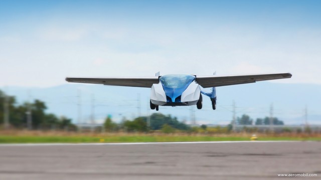 H&atilde;ng AeroMobil kỳ vọng sẽ đưa những chiếc xe &ocirc; t&ocirc; bay v&agrave;o sản xuất đại tr&agrave; từ năm 2017