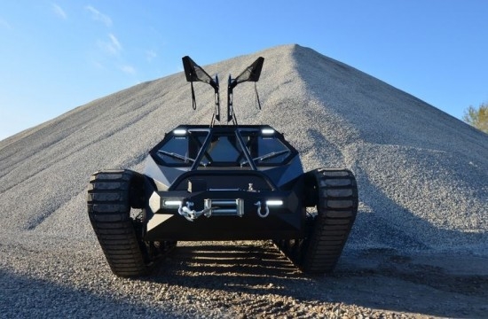 Xe tăng Ripsaw EV2 có khả năng đi qua các địa hình phức tạp nhất mà không cỗ máy cùng kích cỡ nào có thể thực hiện Xe tăng Ripsaw EV2 có khả năng đi qua các địa hình phức tạp nhất mà không cỗ máy cùng kích cỡ nào có thể thực hiện