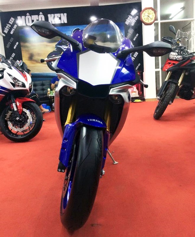 Si&ecirc;u m&ocirc;t&ocirc; mới của Yamaha cũng l&agrave; một trong những mẫu xe c&oacute; trọng lượng nhẹ