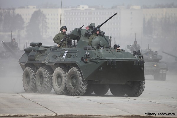 BTR-82 l&agrave; một trong những chiếc xe bọc th&eacute;p khủng nhất thế giới
